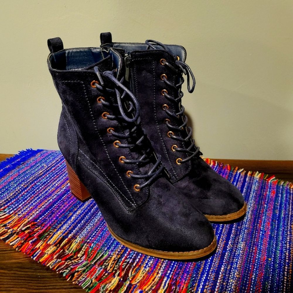 JG Lace Up Boots 8.5 Navy Blue